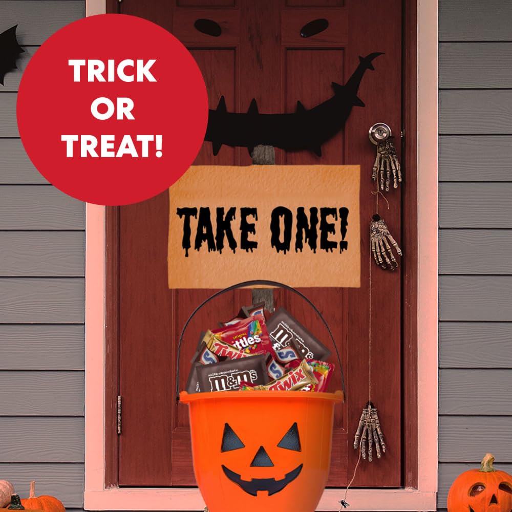Kids Halloween Candy Variety – 60 Count Trick-or-Treat Bag with M&M'S, SNICKERS, SKITTLES and TWIX for Children Ages 3+