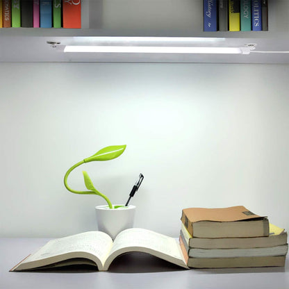 72-led strip producing 600 lumens at 100 lm/w efficiency