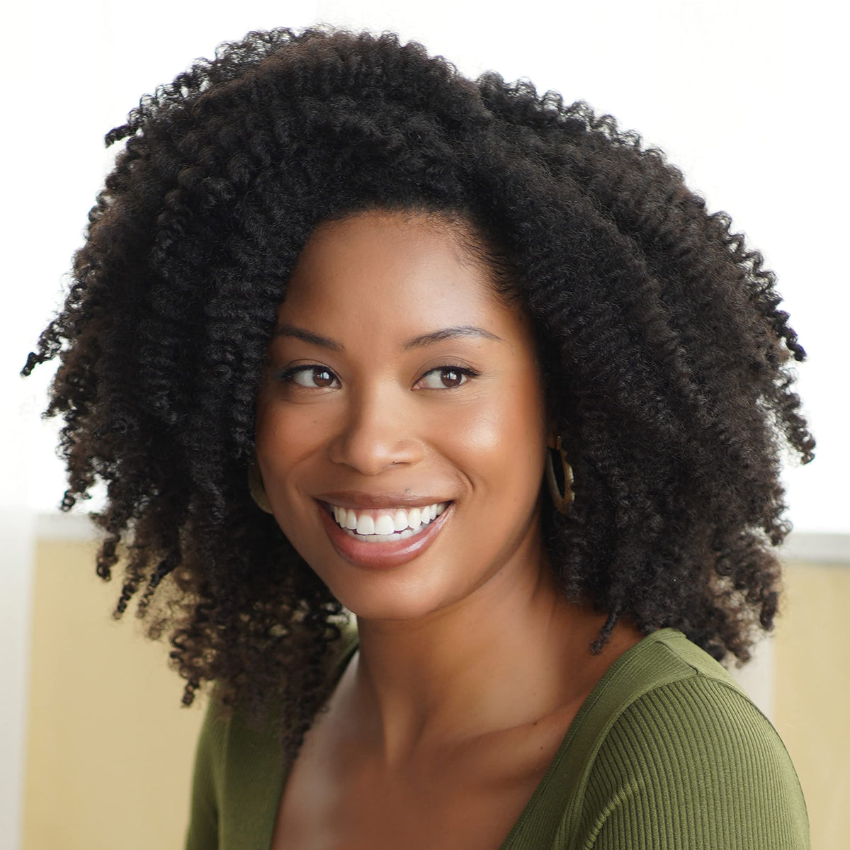 African Pride Moisture Miracle Pre-Poo – Mindful Hair Care for Coily and Curly Textures, Gentle Aloe Detangler for a Calming Shower Ritual