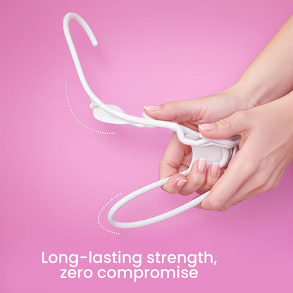 anti-slip smooth plastic finish that keeps garments in place