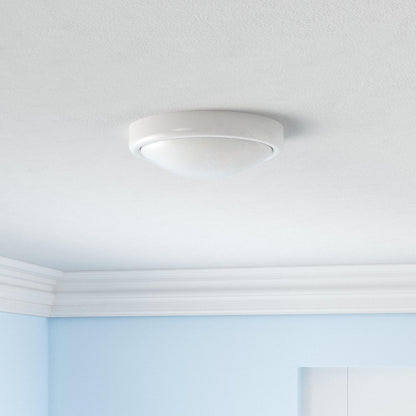 battery-operated using 4 x aa batteries (wireless, no outlet required)
