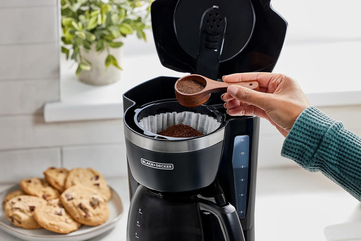 BLACK+DECKER 12-Cup Programmable Coffee Maker for Study and Focus Sessions, Sneak-A-Cup Mid-Brew Pause Feature