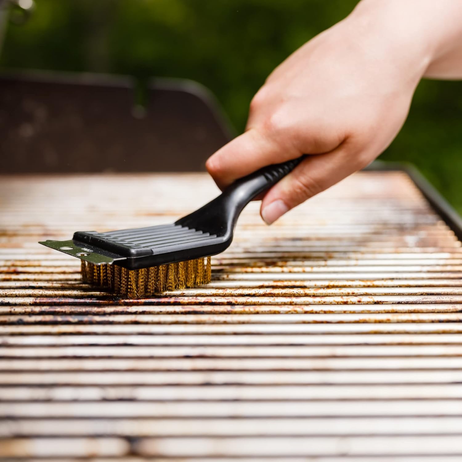 black rectangular design compatible with metal and plastic grill surfaces