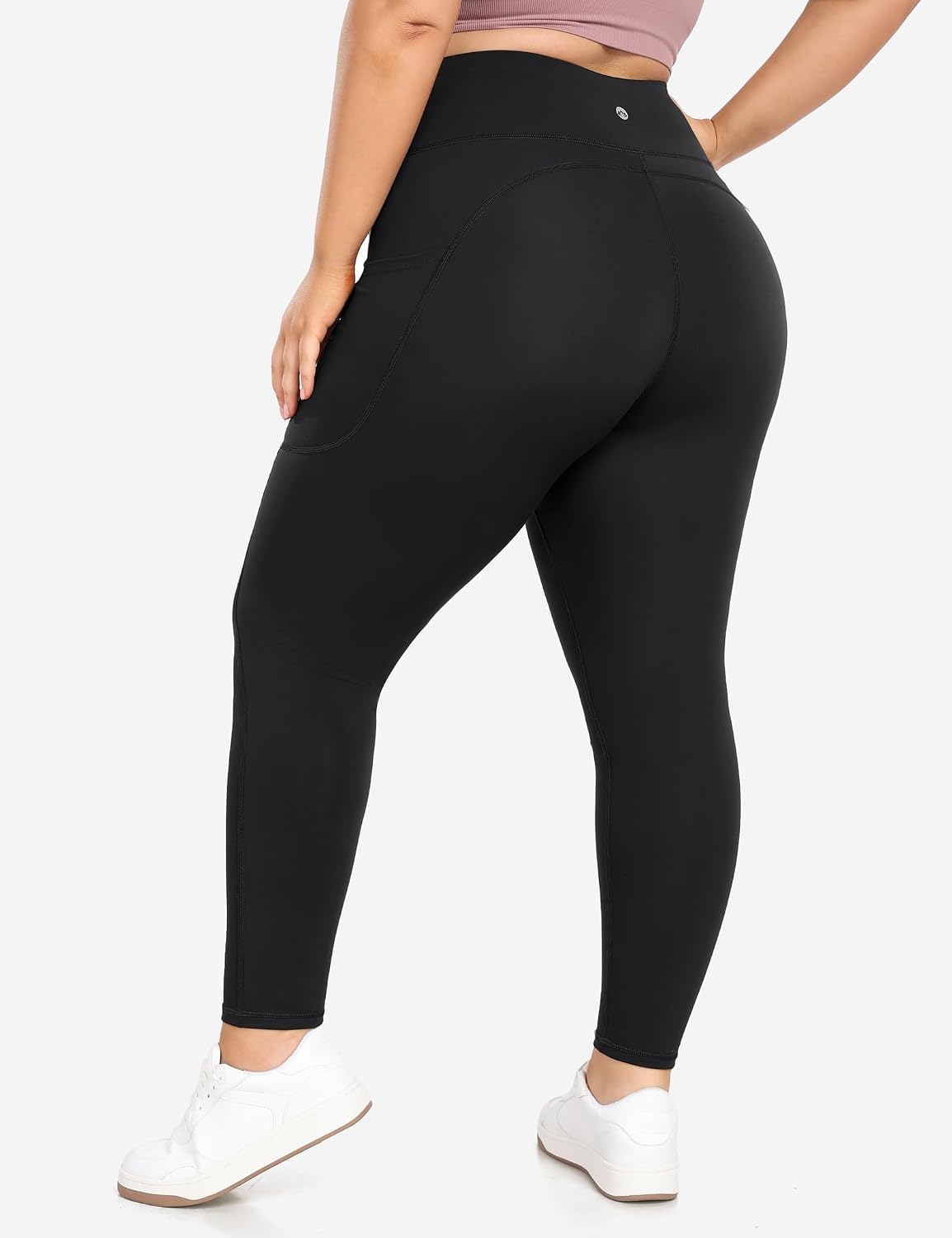built-in pockets for convenient storage