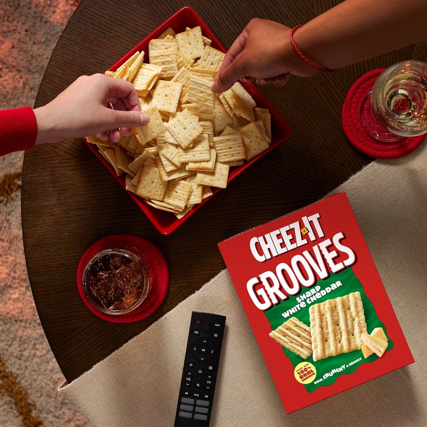 Cheez-It Grooves Sharp White Cheddar Crackers – Thoughtful Snack Bouquet Alternative for Birthdays, Father's Day, and Get-Well Care Packages, 3.25oz 6-Pack
