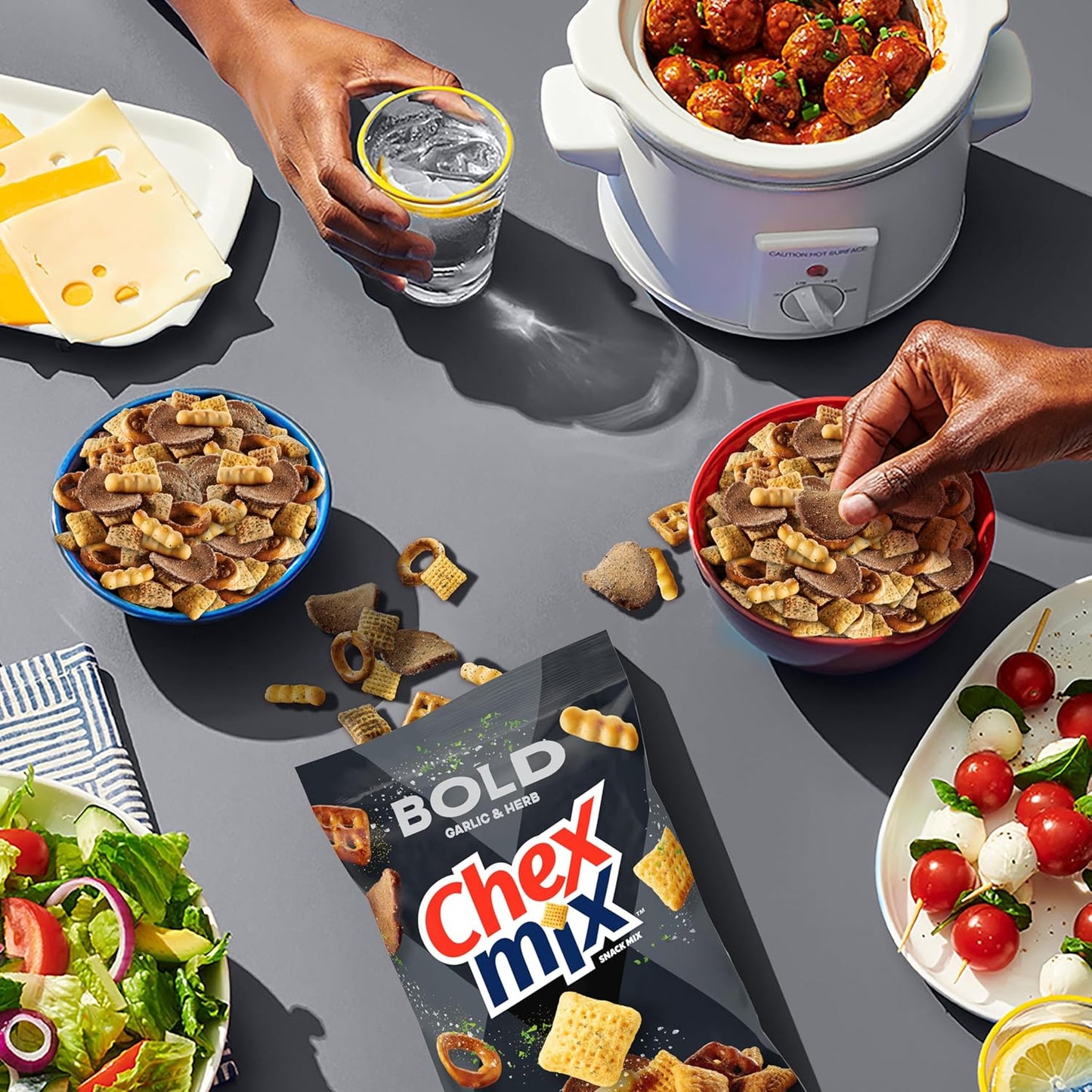 Chex Mix Bold Garlic and Herb Snack Mix – Shared Kitchen Snack for Co-Working Spaces and Office Break Areas, 13.5 oz