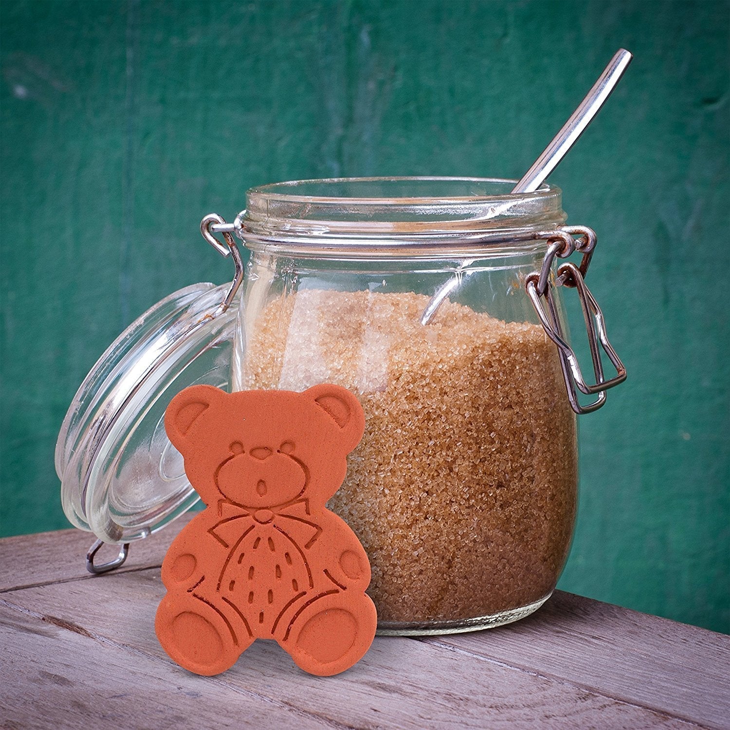 compact 2.63 x 2 x 0.5 inch disc that fits inside standard sugar containers and storage jars
