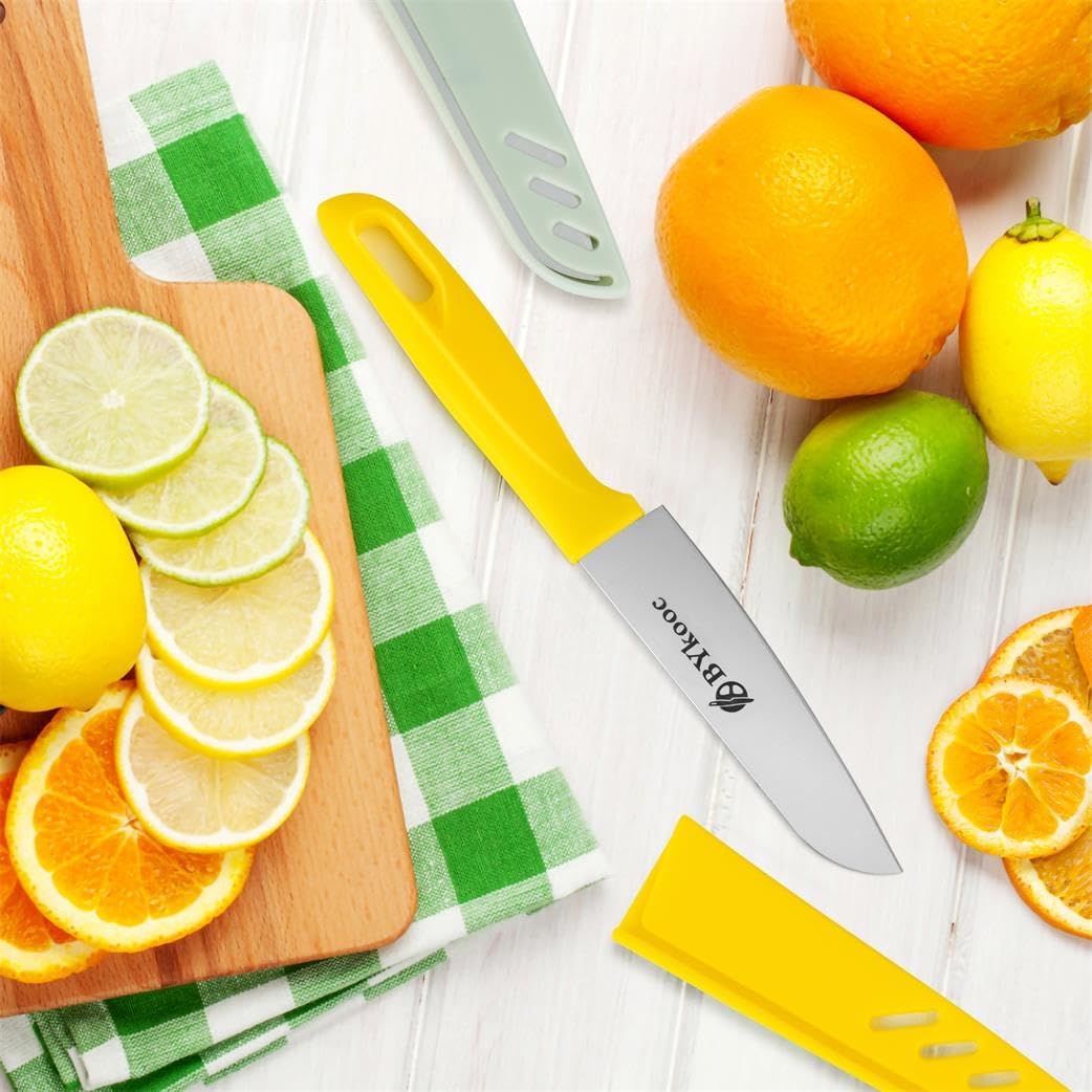 compact 3.8-inch blades suited to detailed preparation tasks