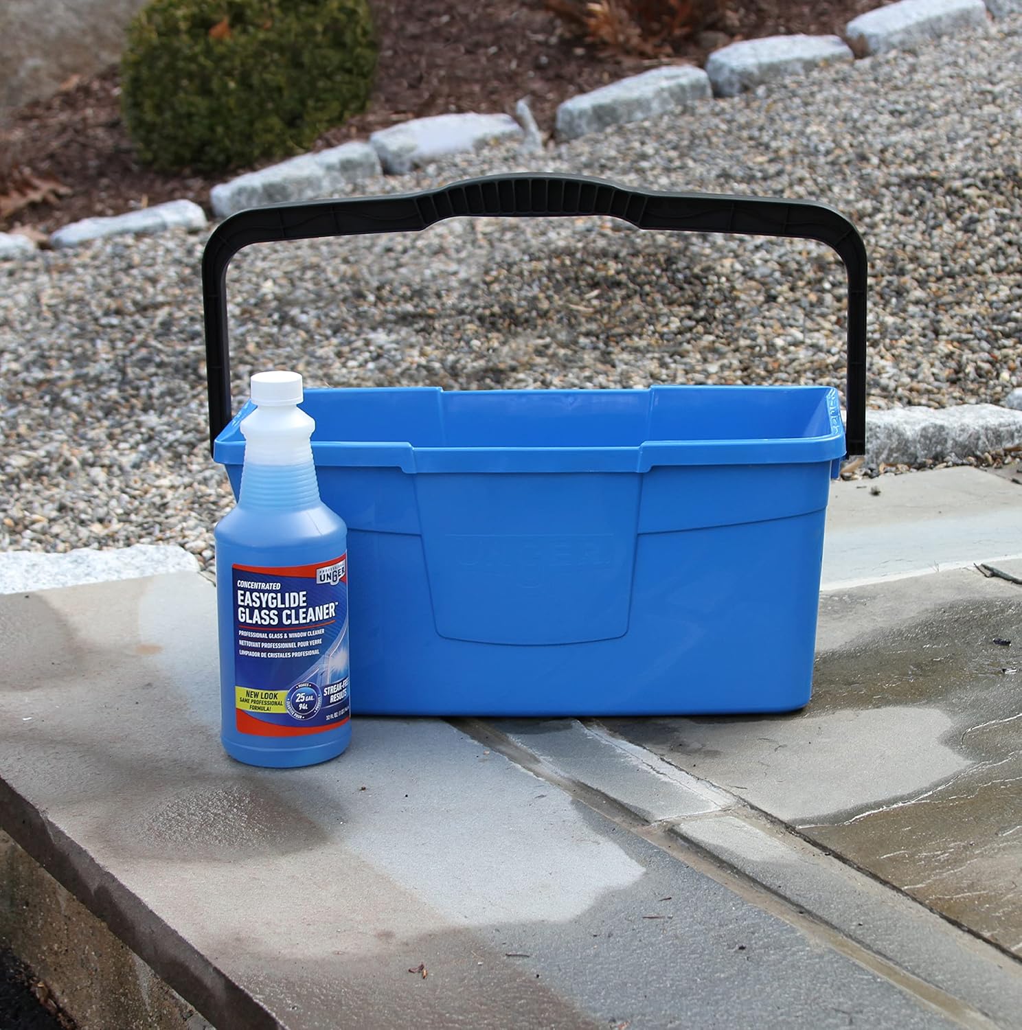 designed to pair with unger window scrubber and squeegee system for pro results