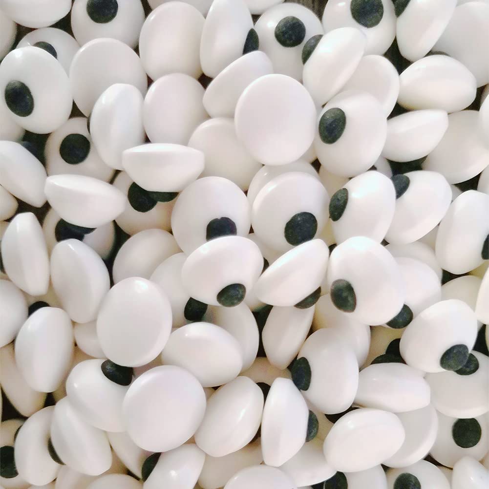 edible candy construction in 1cm diameter spheres for proportional dessert topping