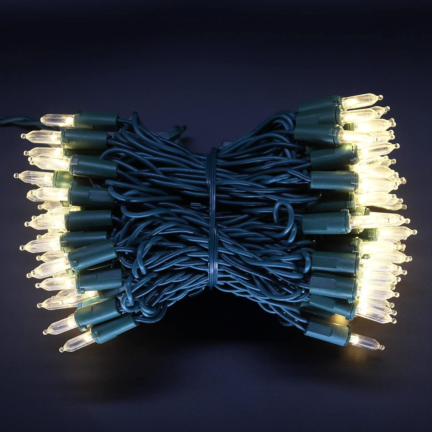 end-to-end connectable male/female plugs supporting up to 15 linked sets (525 ft total)
