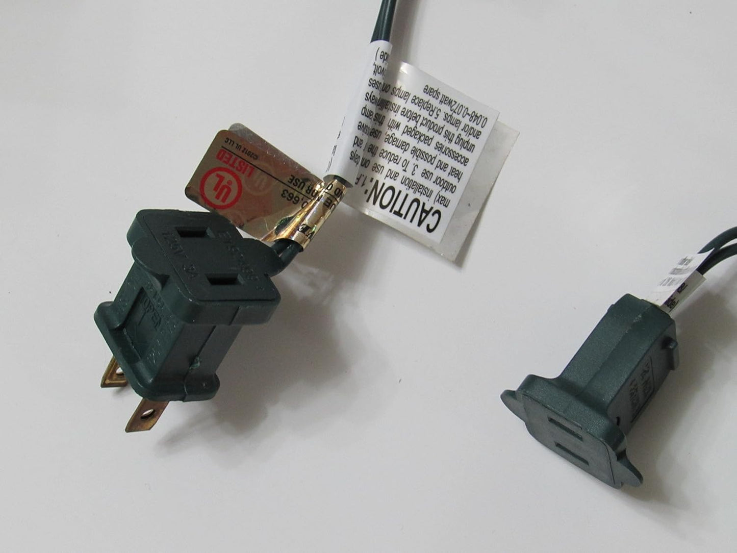 end-to-end connectors supporting up to 5 chained sets for expanded coverage