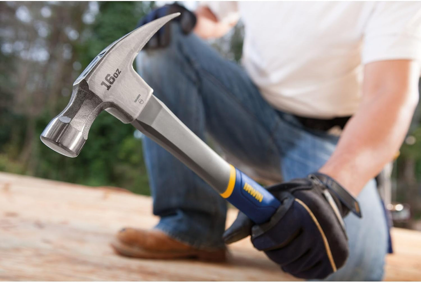 fiberglass handle construction for vibration dampening