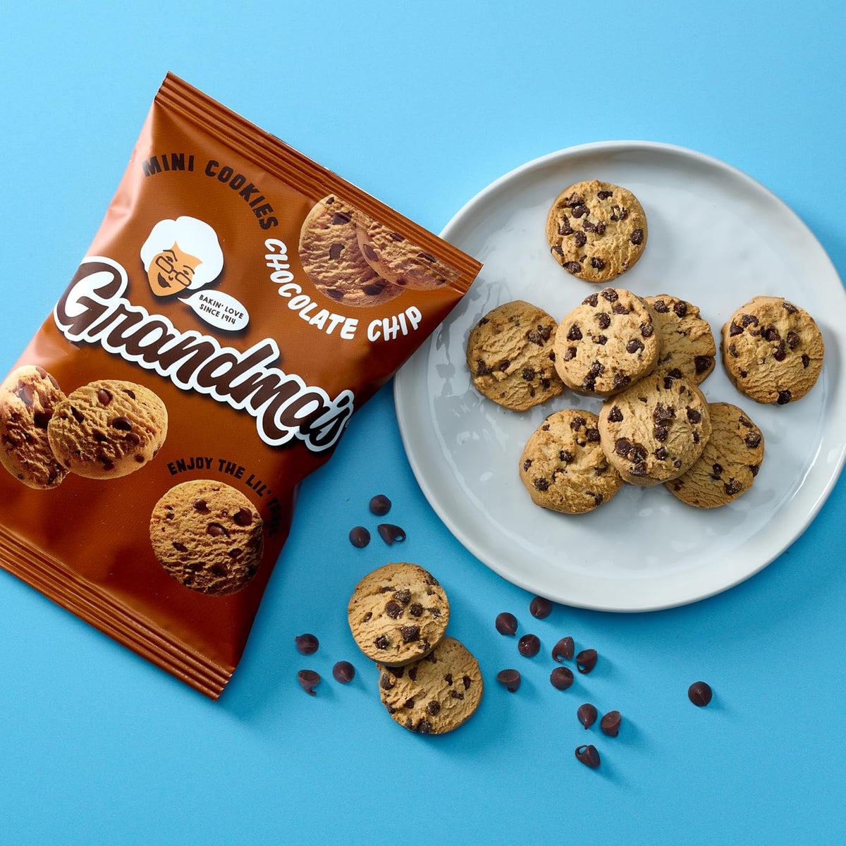 flavor profiles span mild classics, baked snacks, tangy and cheesy options, barbecue, and spicy flamin hot varieties