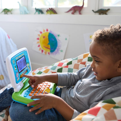 full a-z keyboard plus 1-10 number buttons for letter and number practice