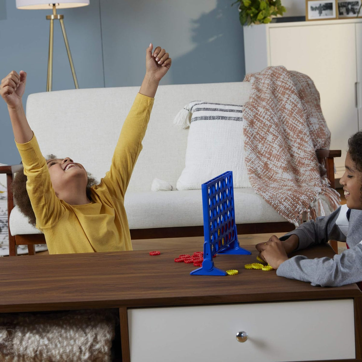 Hasbro Gaming Connect 4 Classic Grid – Classroom and Playdate Gift for Kids, 2-Player Strategy Game for Ages 6-12
