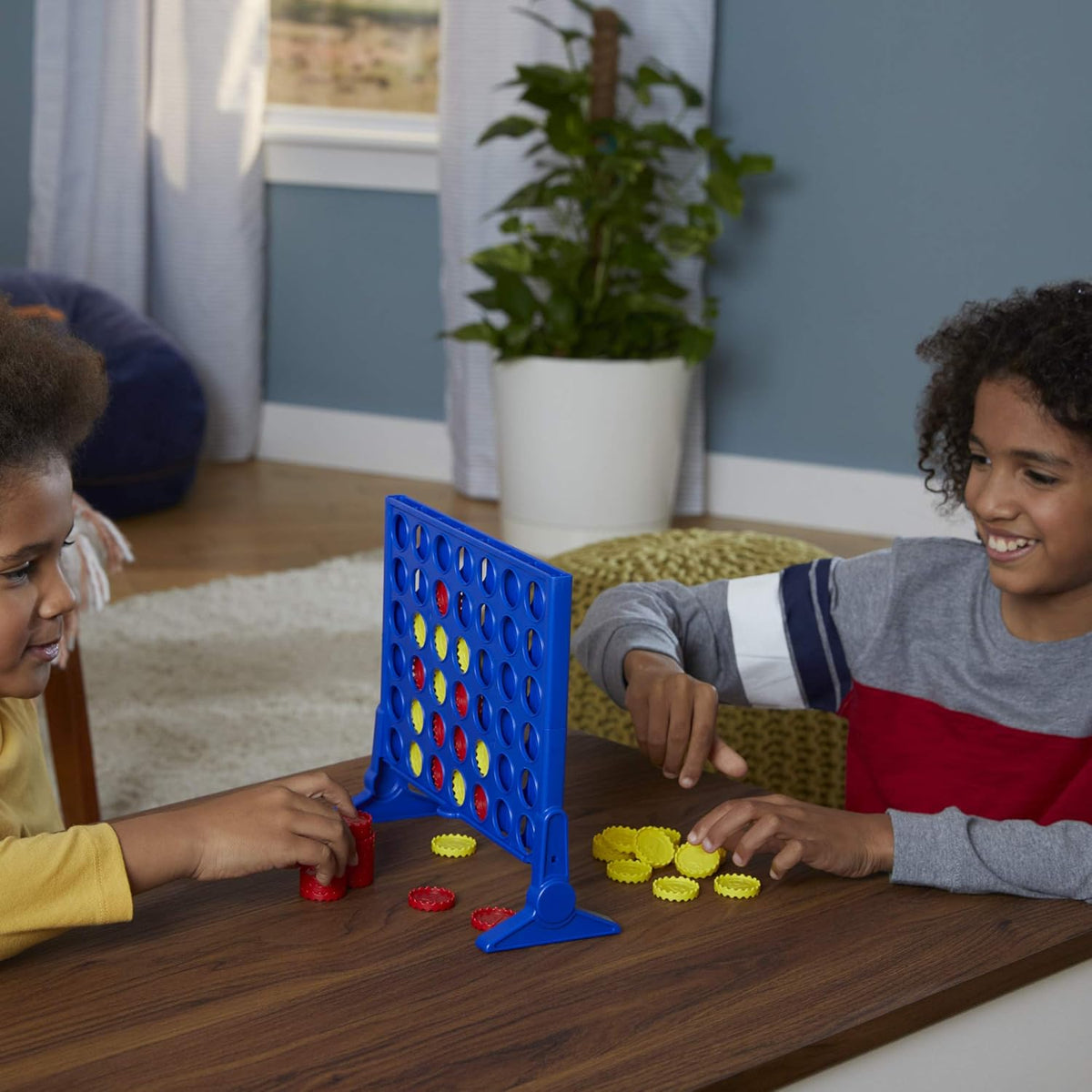 Hasbro Gaming Connect 4 Classic Grid – Classroom and Playdate Gift for Kids, 2-Player Strategy Game for Ages 6-12