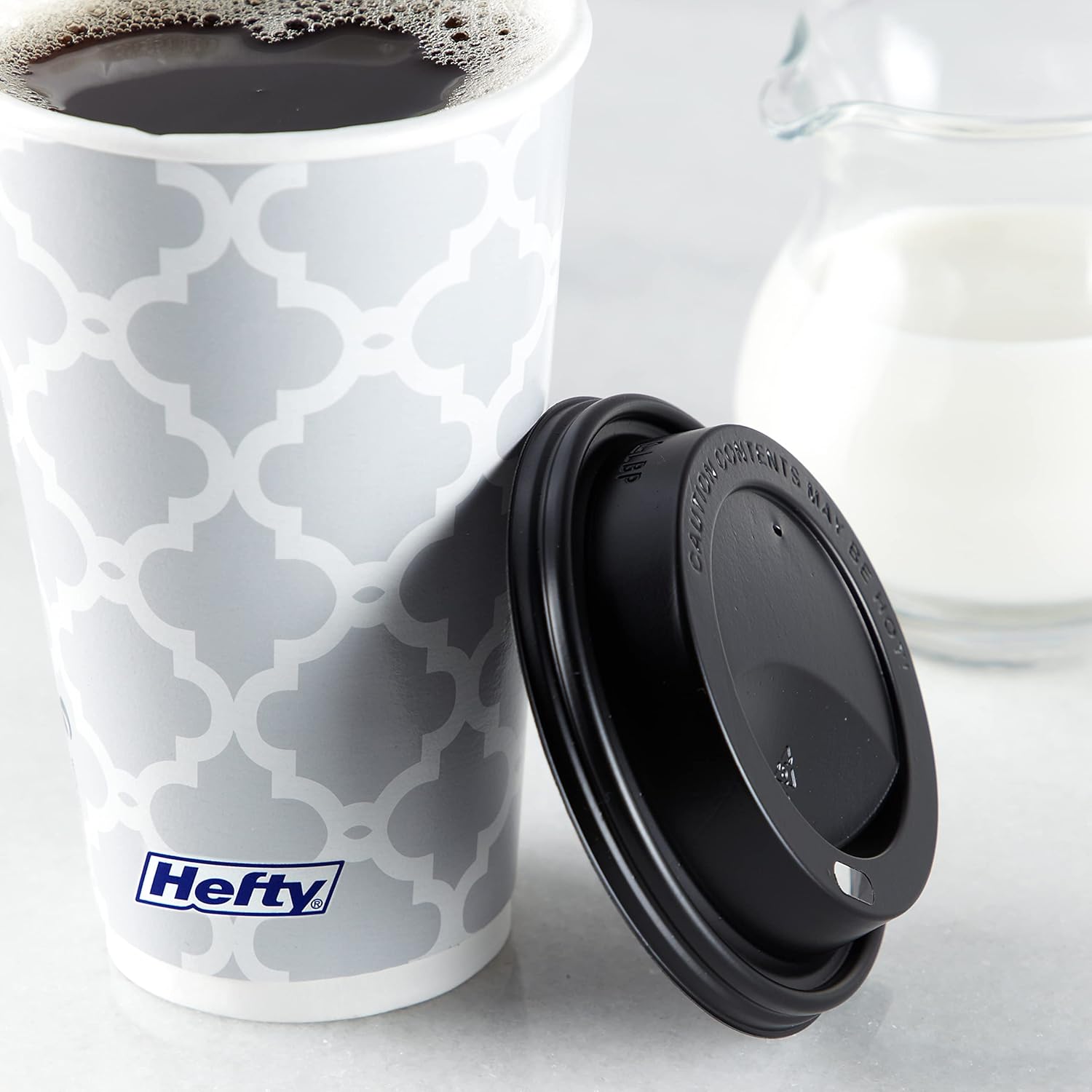 Hefty Hot Cups with Lids – Leak-Resistant Single Use Cups for Shared Workspaces and Reception Desks, 16 oz, 20 Count