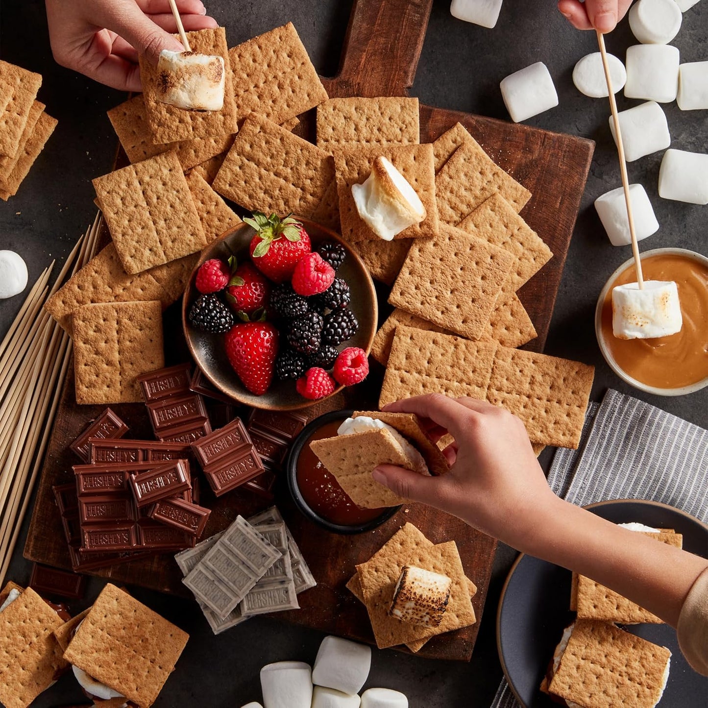 HONEY MAID Graham Crackers – Campfire S'mores Crackers, Backyard Fire Pit Ready