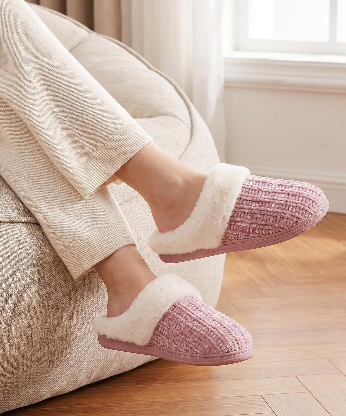 memory foam cushioned insole that contours to the foot
