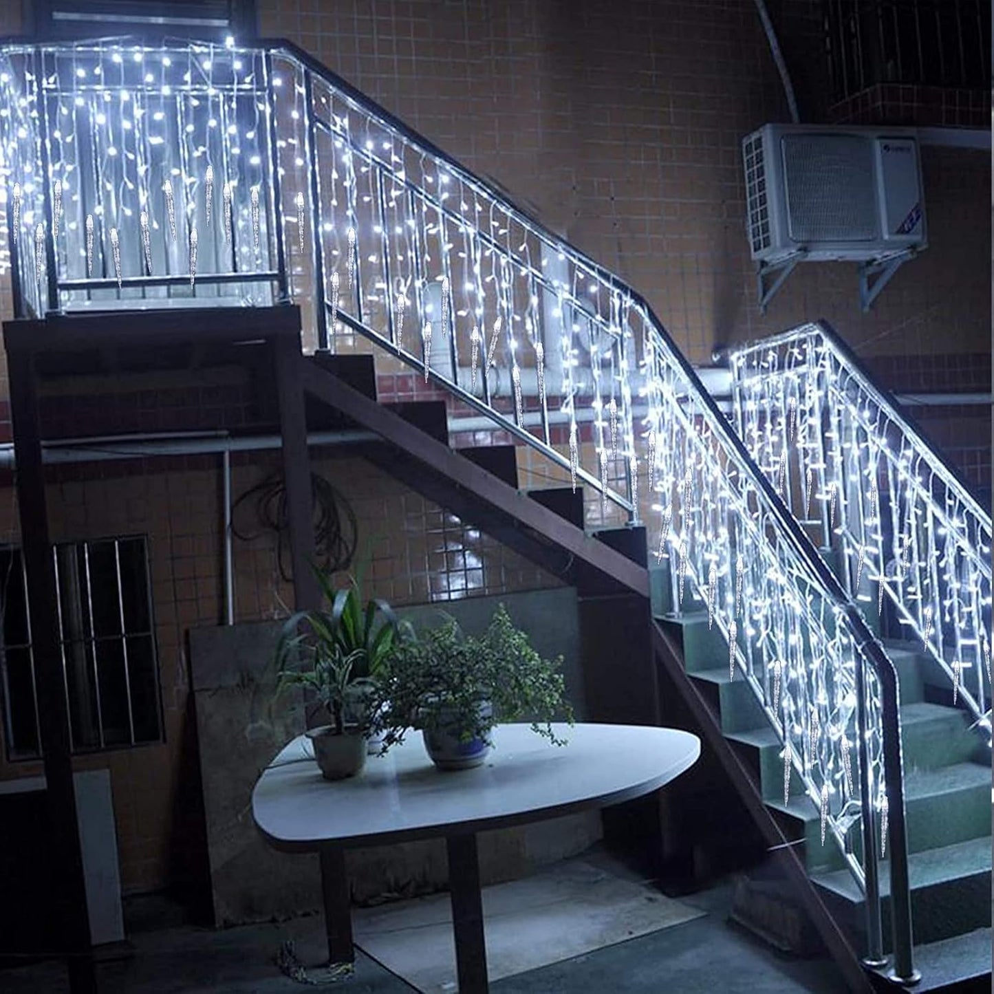 Ollny Connectable Icicle Lights for Outdoor Facade and Eaves, 360 LED 88.5ft Total Cascading Lights for Yard Holiday Decor