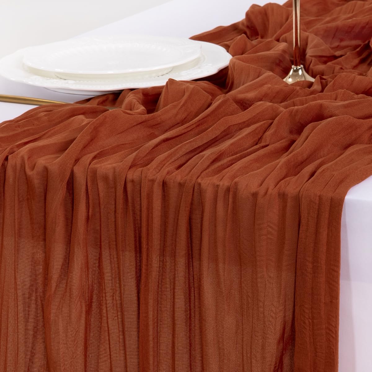 pack configurations from single runner up to 15-piece bulk sets for large-scale event styling