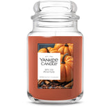 Yankee Candle Autumn Wreath 22oz Glass Jar Candle Foyer and Den Autumn Decoration with Spiced Apple Scent