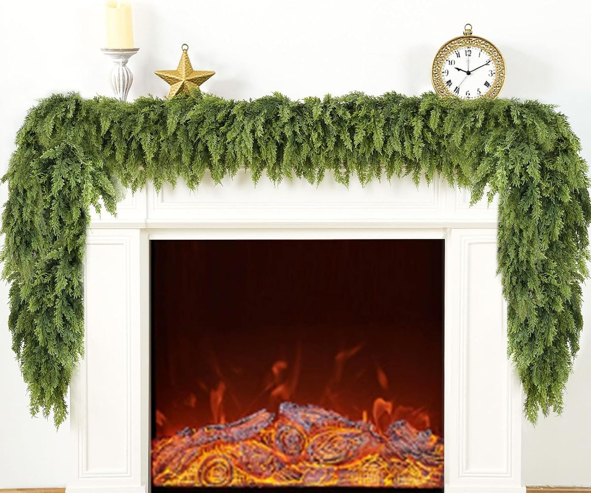 soft, richly textured pe plastic leaves with an irregular shape and natural, multi-toned green coloring
