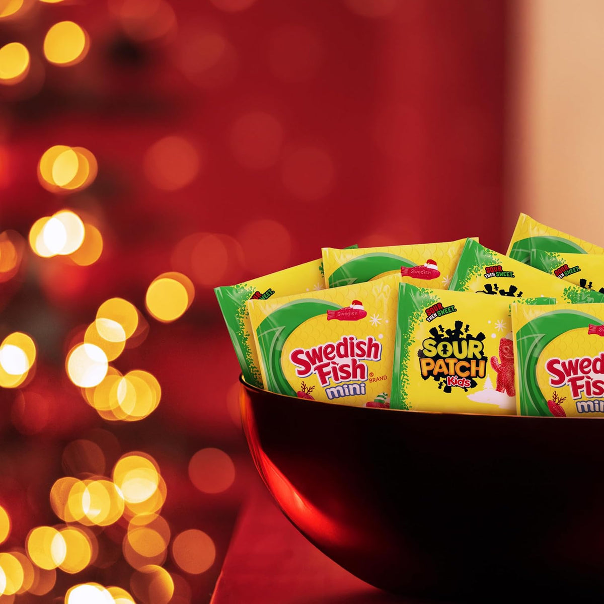 SOUR PATCH KIDS and SWEDISH FISH Mini Candy Variety Pack – Workplace Halloween Candy Bowl and Coworker Pick-Me-Up, 22 Snack Packs