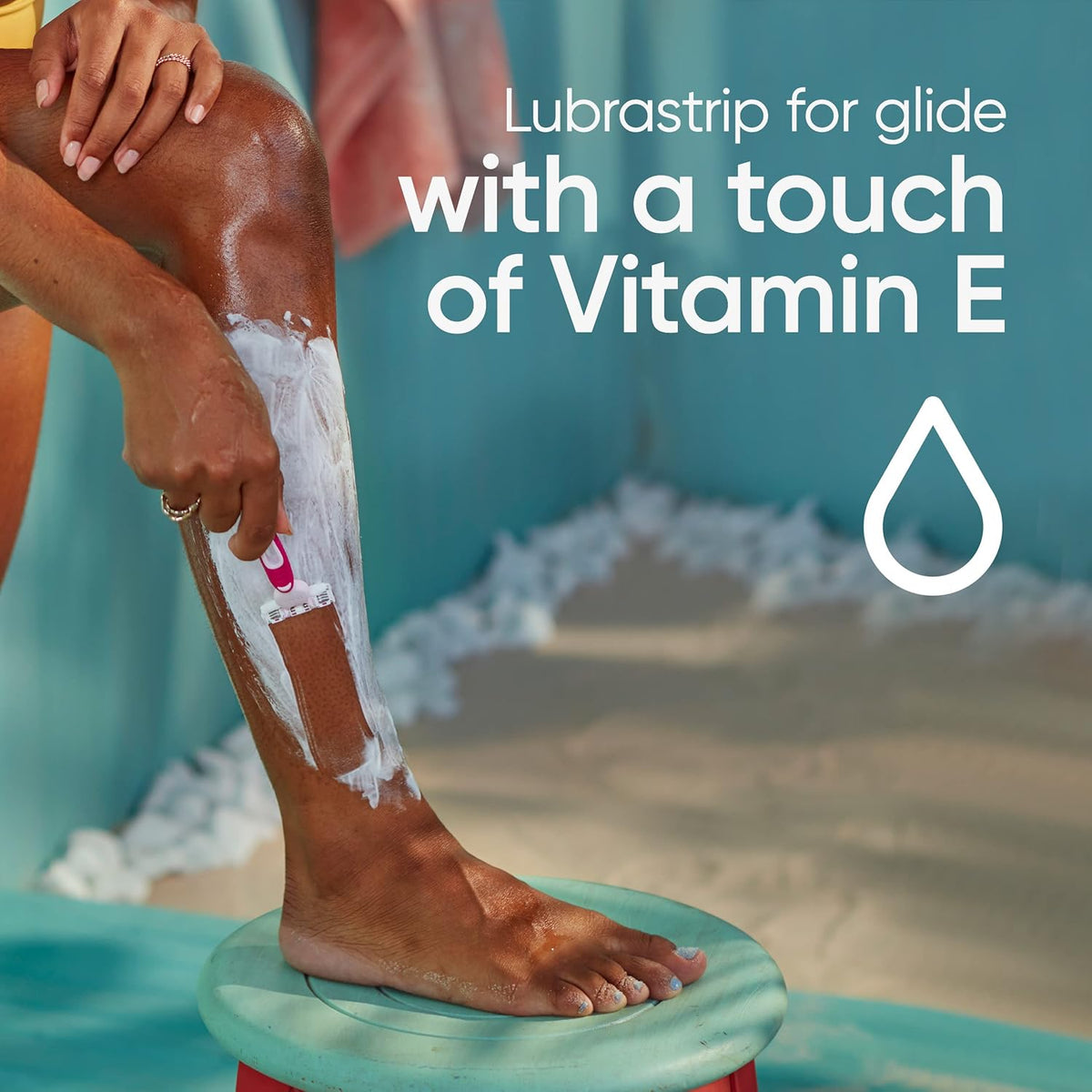 specially designed ergonomic handle for hard-to-shave areas